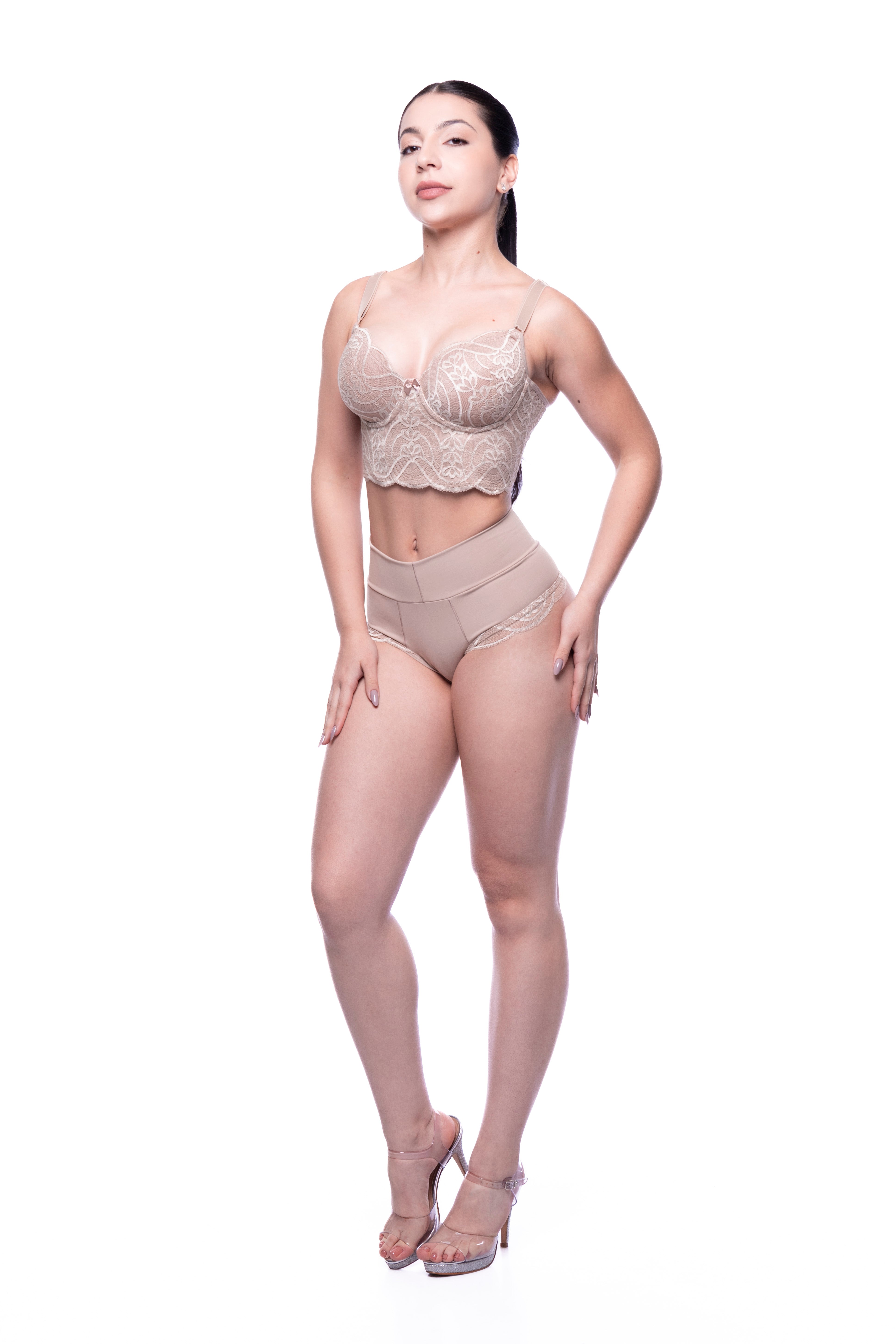 Sutiã modelador com bojo e renda