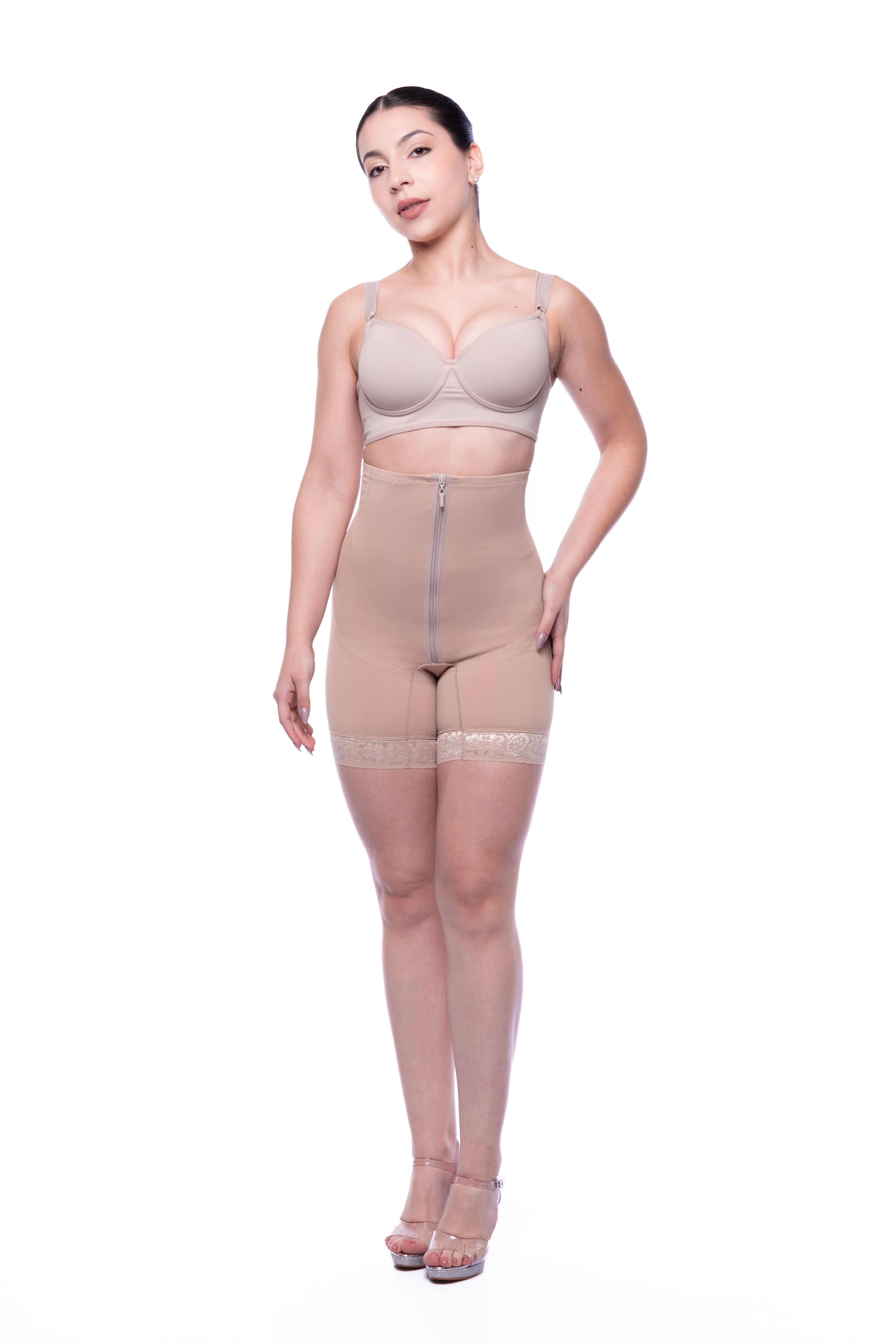 Bermuda modeladora, fechamento em zíper